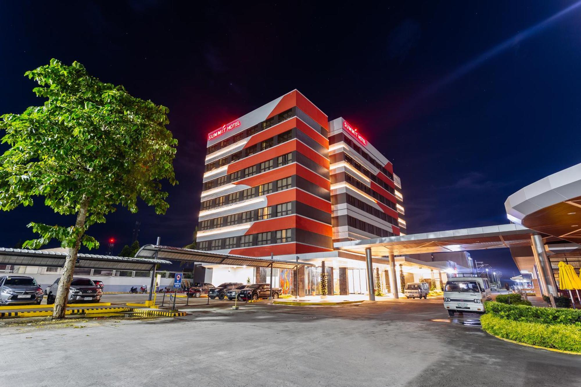Summit Hotel Tacloban Eksteriør billede