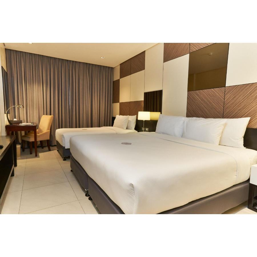 Summit Hotel Tacloban Eksteriør billede