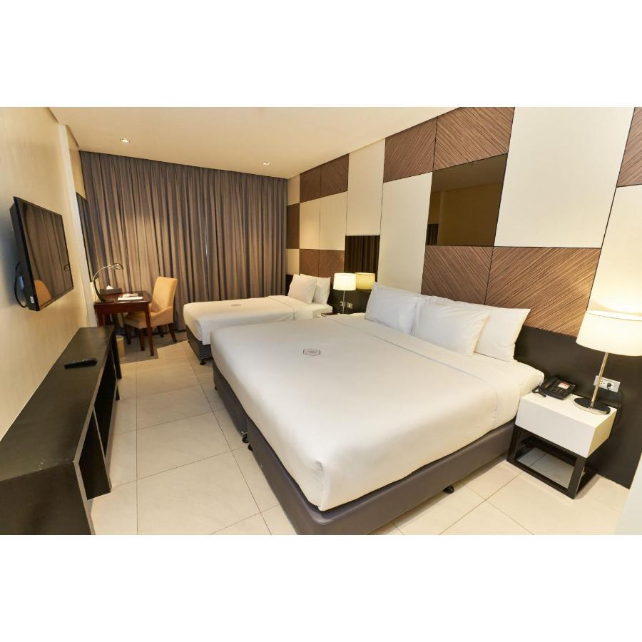 Summit Hotel Tacloban Eksteriør billede