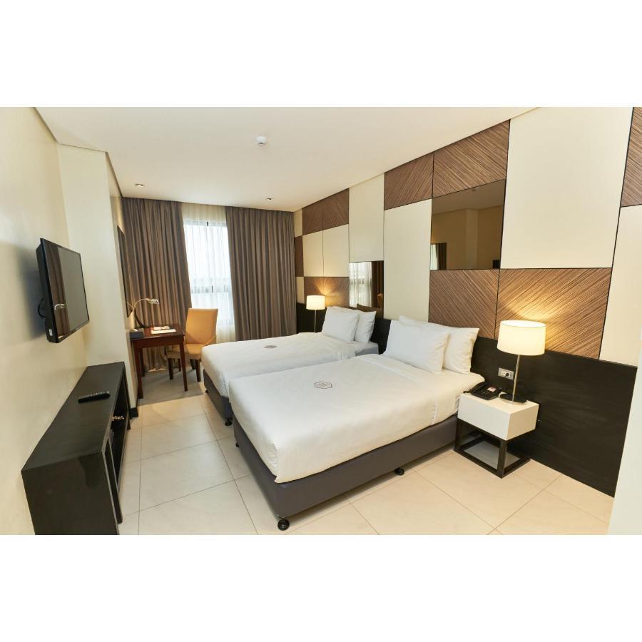 Summit Hotel Tacloban Eksteriør billede