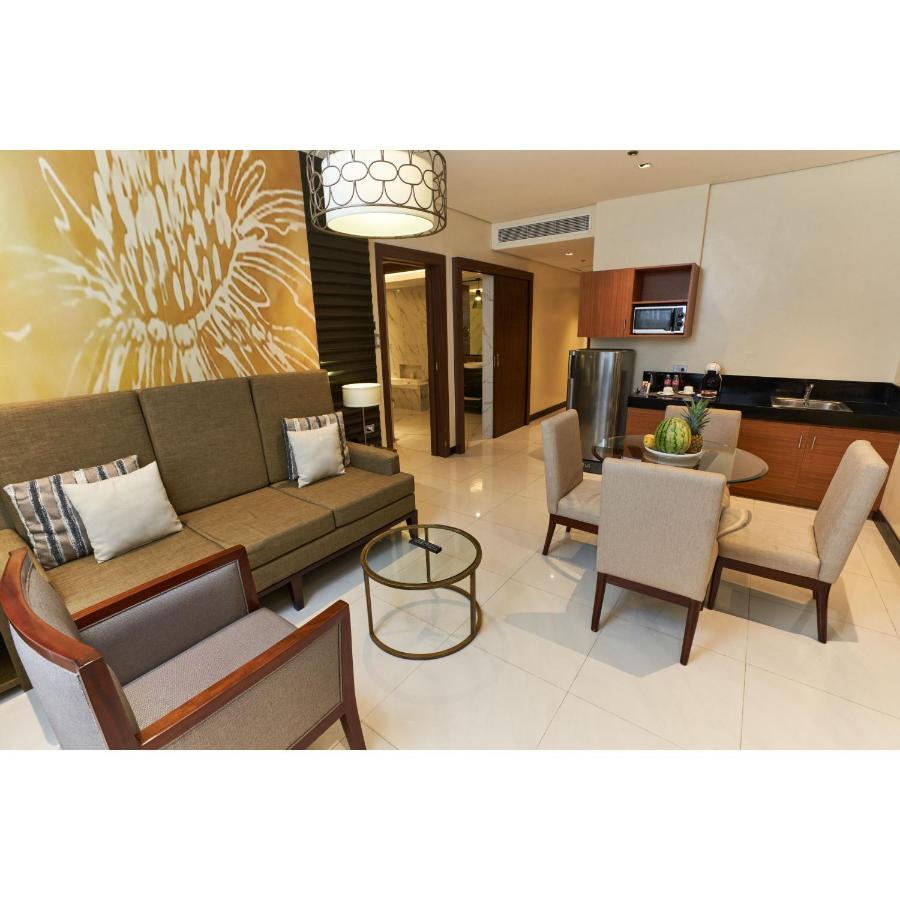 Summit Hotel Tacloban Eksteriør billede