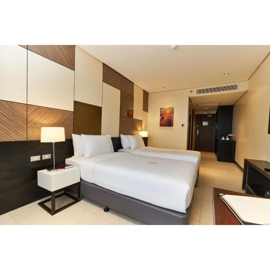 Summit Hotel Tacloban Eksteriør billede
